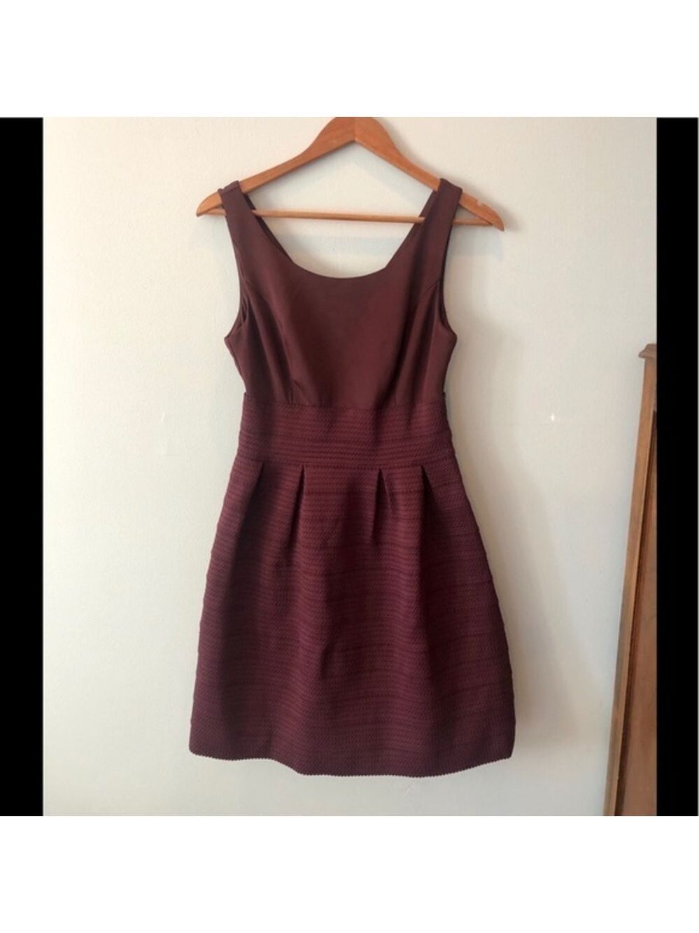 𝅺NEW York & co stretch aline burgundy dress size S